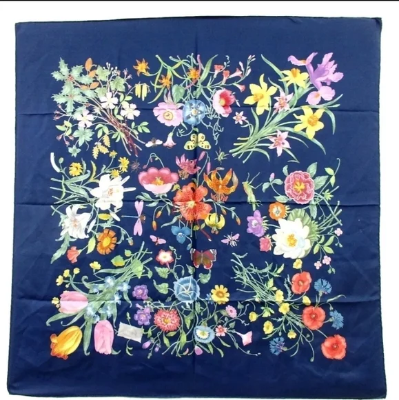 Gucci Printed Floral Silk Scarf - Picture 4 of 4